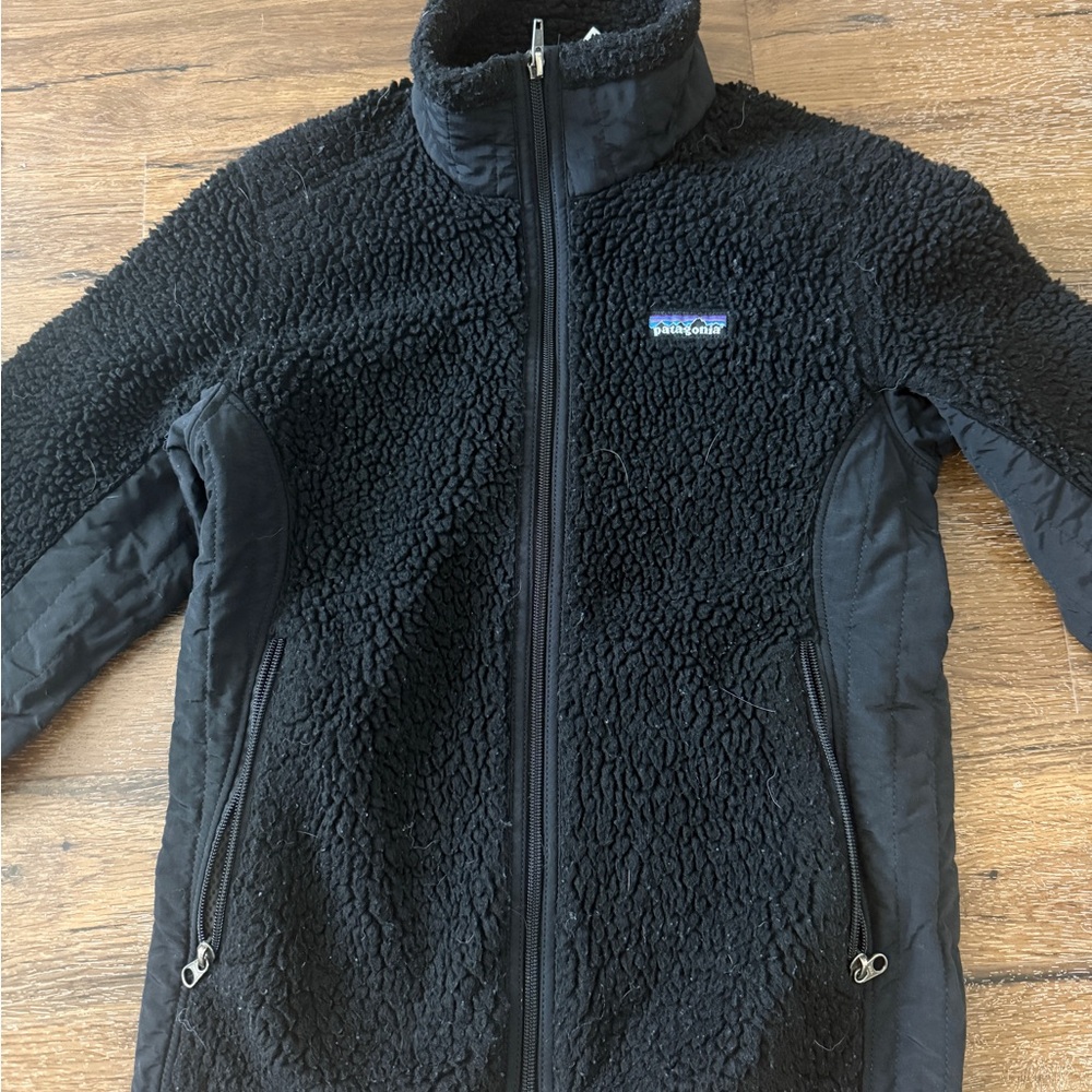 Patagonia Women’s size S Black Fleece Jacket windproof